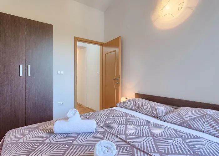 Garden Διαμέρισμα Pjescana Uvala